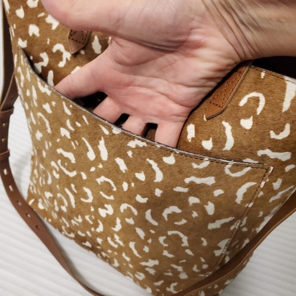 Madewell The Medium Transport Tote: Printed Calf Hair Edition - Picture 5 of 12